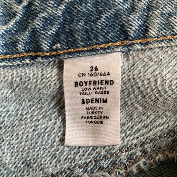 Distressed Boyfriend Jean - Picture 8 of 10